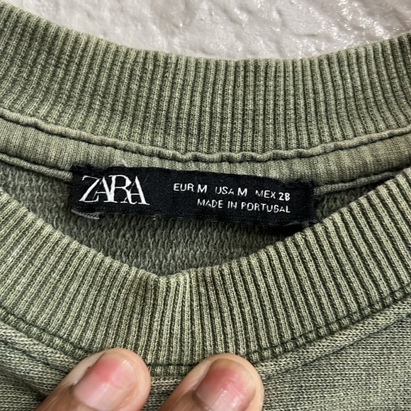 Zara WOMEN Green Solid Sweaters word graphic Long sleeve sweater Size Medium - Picture 5 of 6